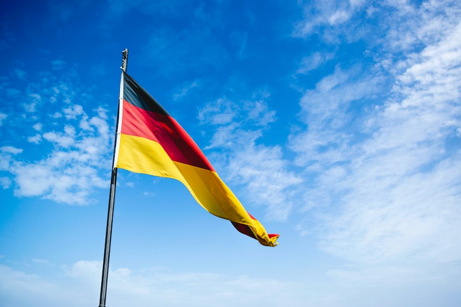 Deutschlandflagge im Wind